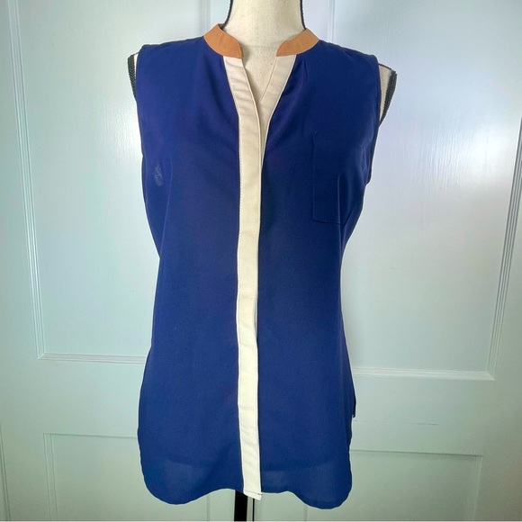 Olive & Oak Sleeveless Hidden Placket Button down Blouse - Picture 2 of 10